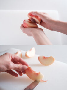 A tip for perfectly peeling a peach