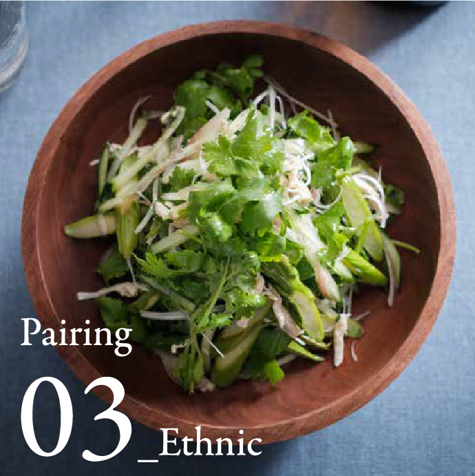 Green Ethnic Salad with Kawamata Shamo and Coriander